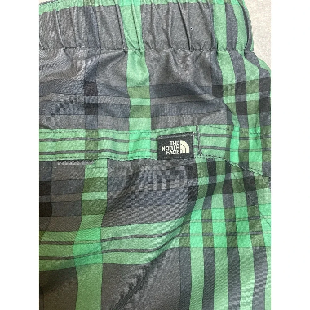THE North Face Shorts Mens Size LG Plaid Green Swim Suit Trunks Belt and Pockets